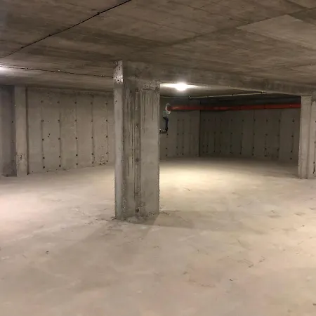 Superb Free Underground Parking דירה