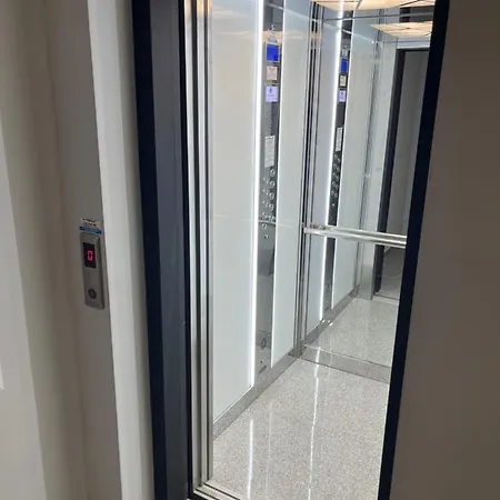 Superb Free Underground Parking דירה *