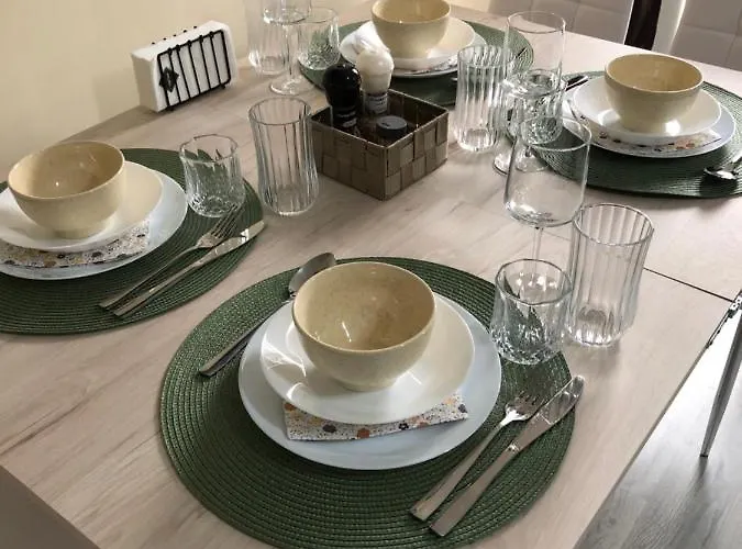 Superb Free Underground Parking דירה *